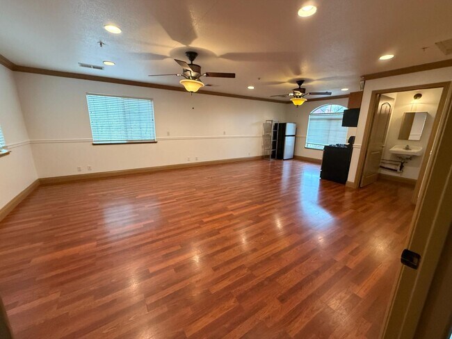 835 H St in Davis, CA - Building Photo - Building Photo