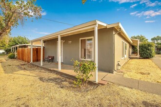 77 West Blvd in Pittsburg, CA - Foto de edificio - Building Photo