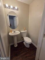 6 Meadow Rue Ln in Sicklerville, NJ - Building Photo