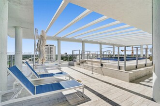 1600 SW 1st Ave, Unit 1006 in Miami, FL - Foto de edificio - Building Photo