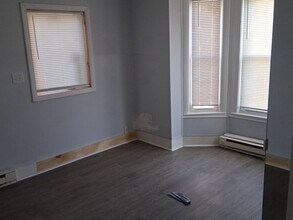 33-35 Essex Ct in Lynn, MA - Building Photo - Building Photo
