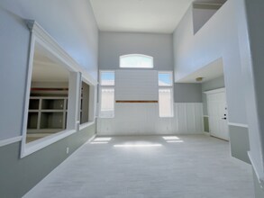 4572 Yellow Harbor St in Las Vegas, NV - Foto de edificio - Building Photo