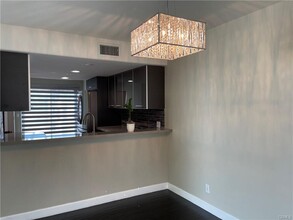 1432 Barrington Way in Glendale, CA - Building Photo - Building Photo