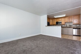 1757 Bayview Heights Dr in San Diego, CA - Building Photo - Building Photo