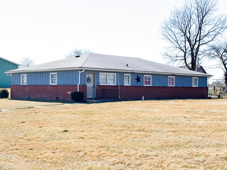 9705 State Rte 38 in Hagerstown, IN - Foto de edificio