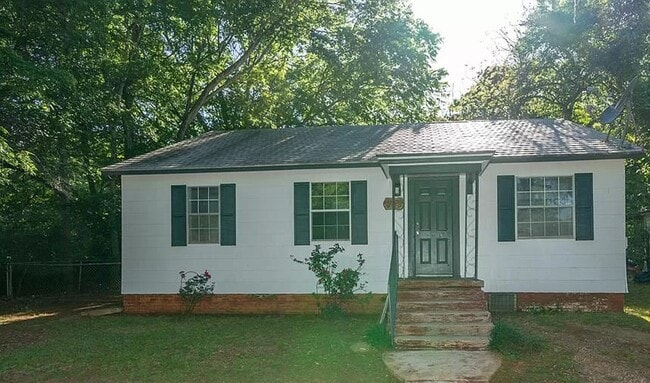 property at 943 S Micheaux St