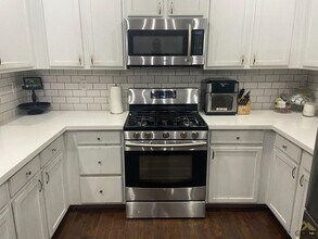 11300 Sand Bridge Ct in Bakersfield, CA - Building Photo - Building Photo