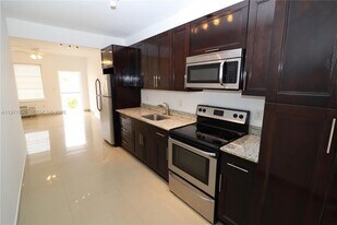 540 74th St in Miami Beach, FL - Building Photo