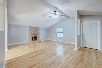 6300 Capriola Dr in Austin, TX - Building Photo - Building Photo