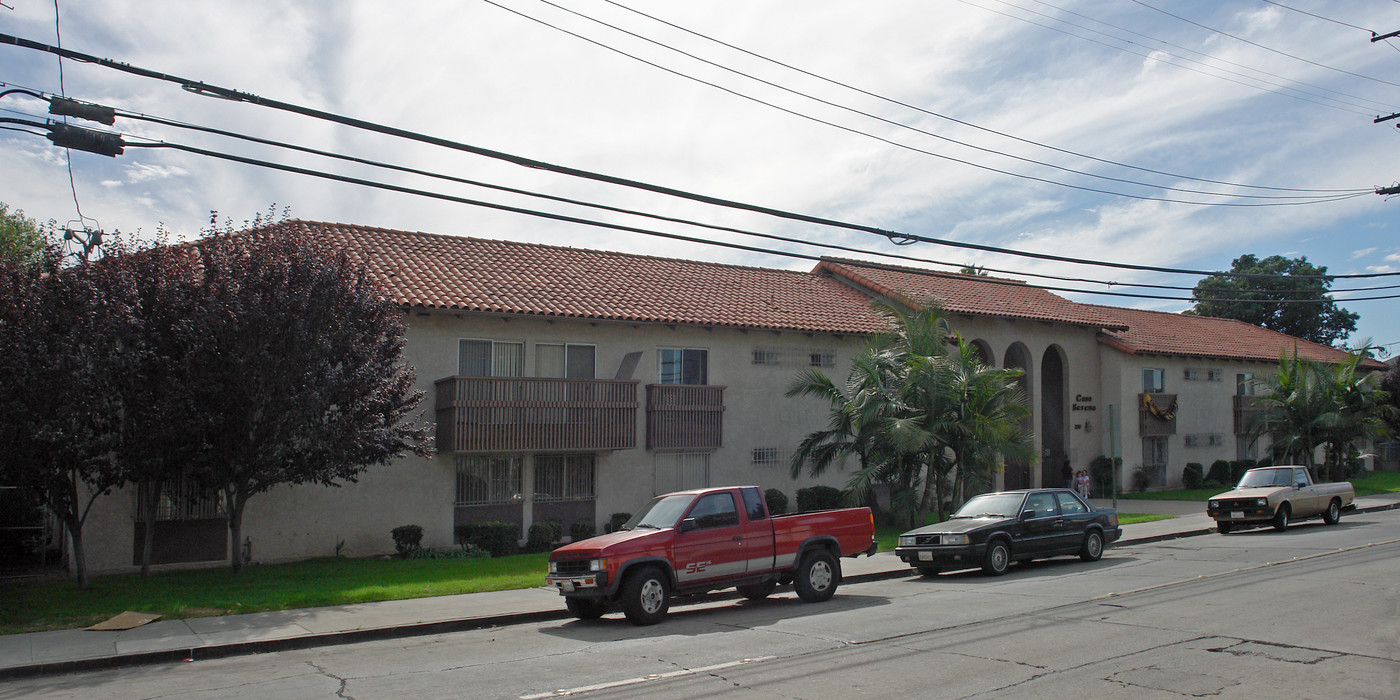 Casa Serena Apartments in Santa Ana, CA - Building Photo