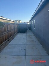 9634 Silver Falls Ln in Shafter, CA - Building Photo - Building Photo