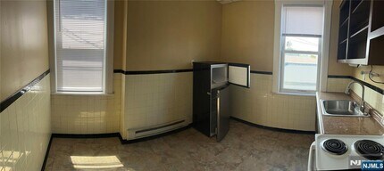 82 Park in Rutherford, NJ - Building Photo - Building Photo