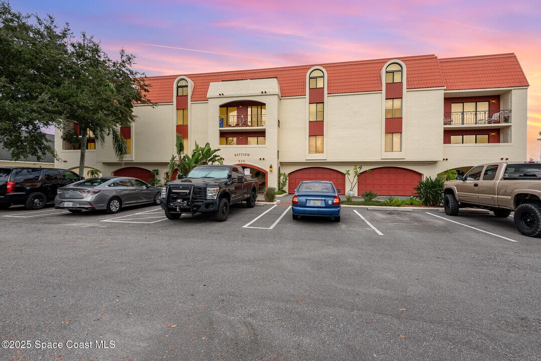 525 Indian River Ave in Titusville, FL - Building Photo