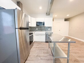 2737 E Glenrosa Ave in Phoenix, AZ - Building Photo - Building Photo