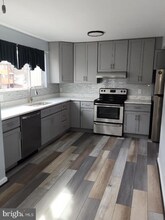 15266 Lodge Terrace in Woodbridge, VA - Foto de edificio - Building Photo