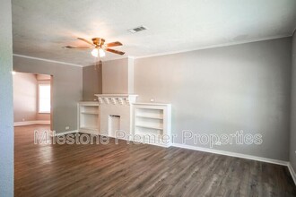 1014 W Walker St in Denison, TX - Building Photo - Building Photo