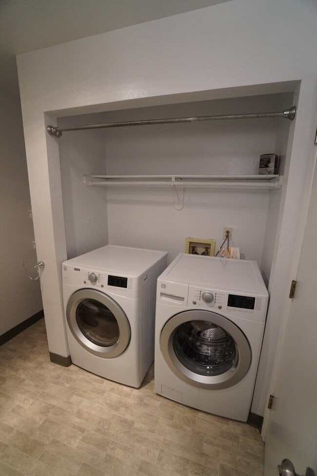 property at 4213 Pinnacle Cir