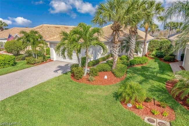10025 Oakhurst Way in Ft. Myers, FL - Foto de edificio - Building Photo