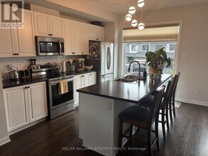 1101 Speedvale Ct in Ottawa, ON - Building Photo - Building Photo