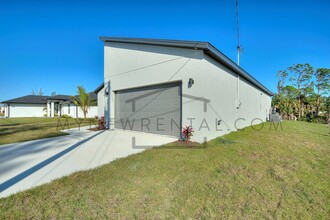 3925 NE 23rd Ave in Cape Coral, FL - Building Photo - Building Photo