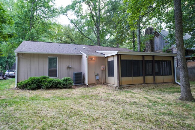 5115 Walnut Grove Ln in Charlotte, NC - Building Photo - Building Photo