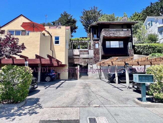 66 Lovell Ave in Mill Valley, CA - Building Photo - Building Photo