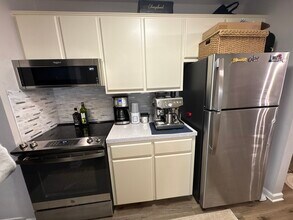 5200 S Tuckaway Blvd, Unit 250C in Greenfield, WI - Building Photo - Building Photo
