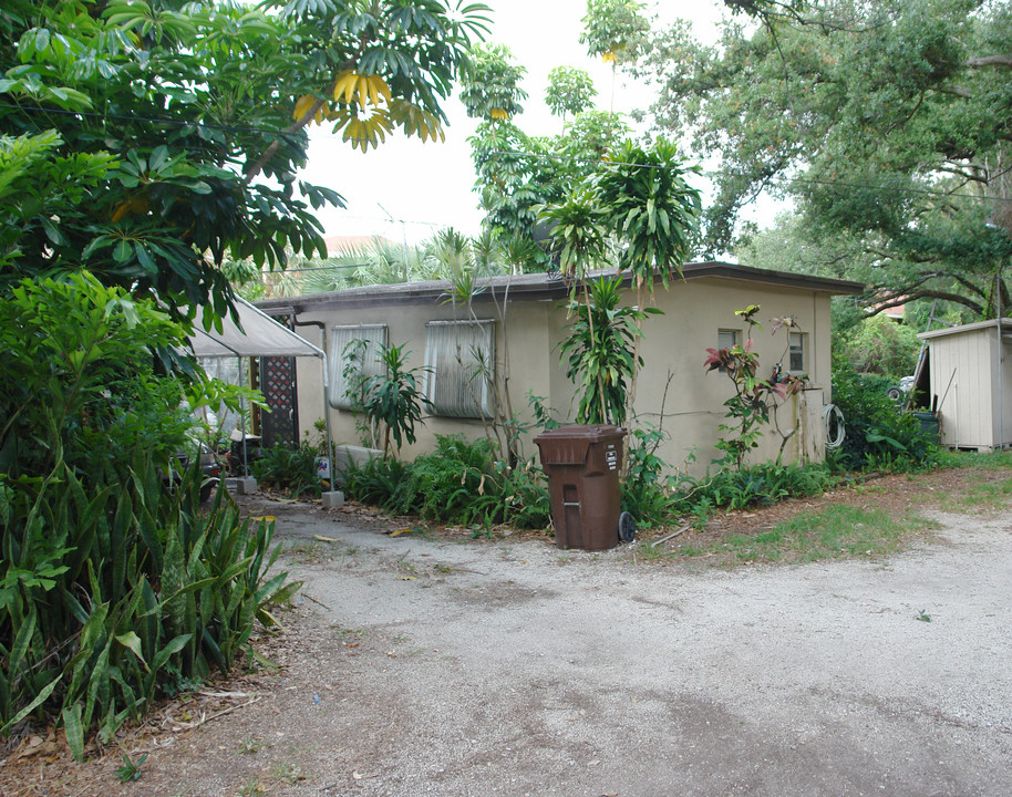 1701 SW 25th St in Fort Lauderdale, FL - Building Photo