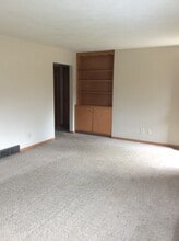 1624 Eastmoreland Ave in Rockford, IL - Building Photo - Building Photo