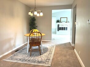 1669 Cape Breton Ct in Hoffman Estates, IL - Building Photo - Building Photo