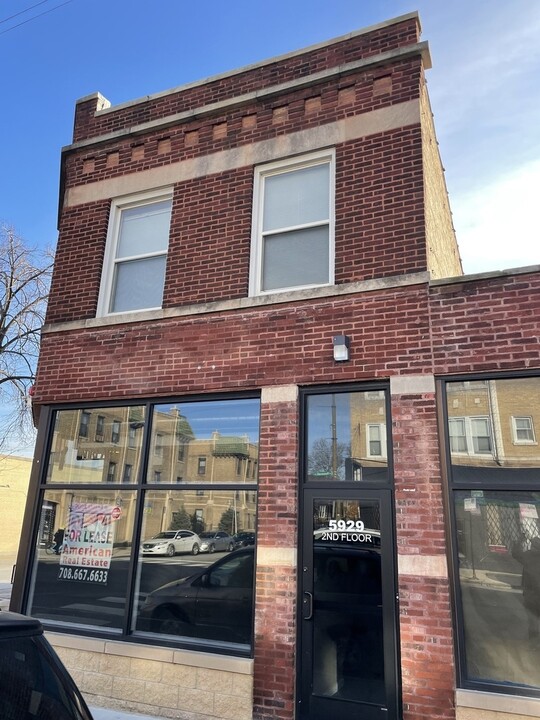 5929 W Roosevelt Rd in Chicago, IL - Building Photo