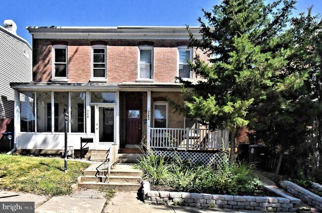 242 E 8th Ave in Conshohocken, PA - Building Photo - Building Photo