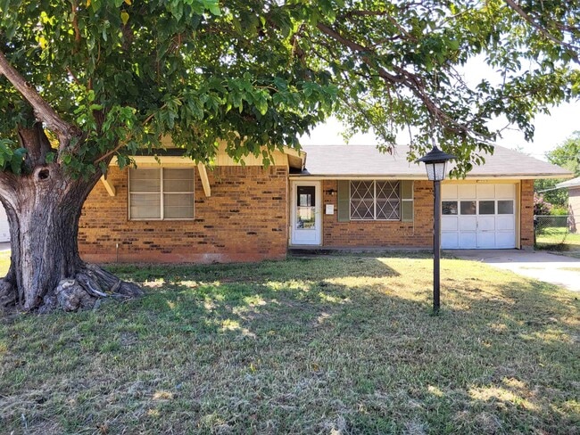 property at 4606 Tammy Dr