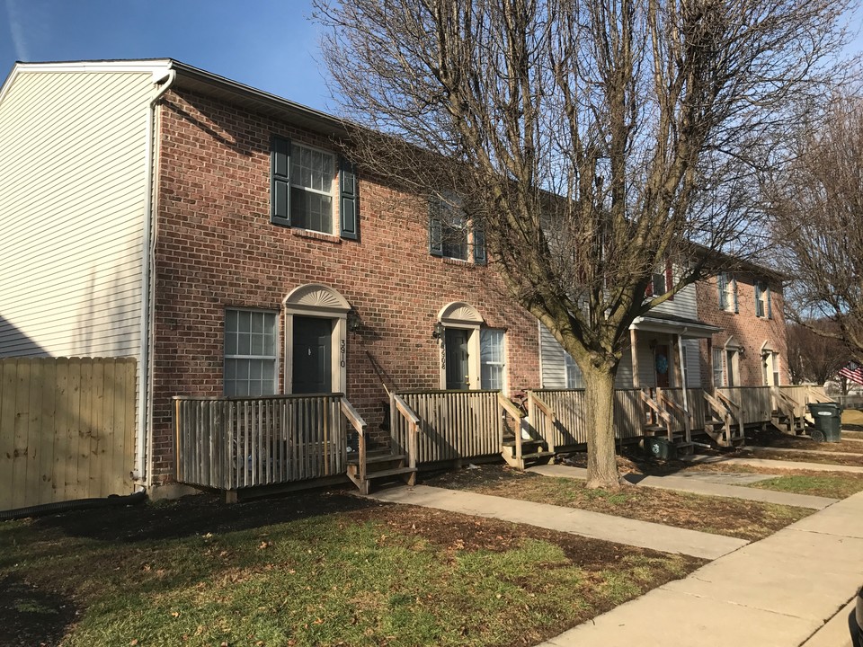 Townhomes at Stonybrook in York, PA - Building Photo