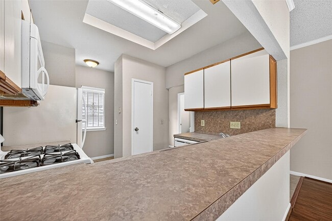 2910 Grants Lake Blvd