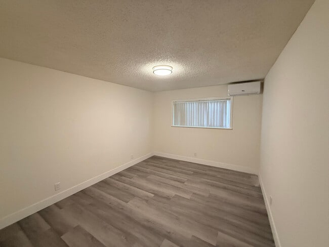 632 Abbey Ln, Unit 3 in Pomona, CA - Building Photo - Building Photo