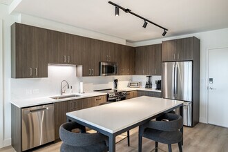 The Bella Downtown in Bonita Springs, FL - Foto de edificio - Interior Photo