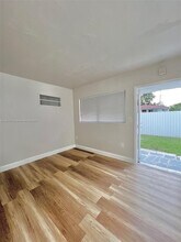 10 NW 77th St in Miami, FL - Building Photo - Building Photo