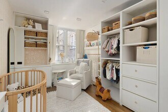 23 E 10th St in New York, NY - Building Photo - Building Photo