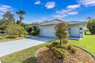 11115 Boca Woods Ln in Boca Raton, FL - Building Photo - Building Photo