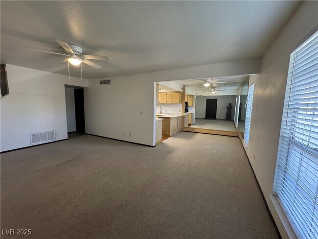 3109 Pinehurst Dr in Las Vegas, NV - Building Photo - Building Photo