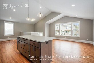 904 Logan St SE in Grand Rapids, MI - Building Photo - Building Photo