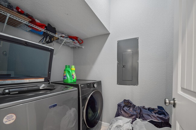 305 N Division St in Suffolk, VA - Building Photo - Building Photo