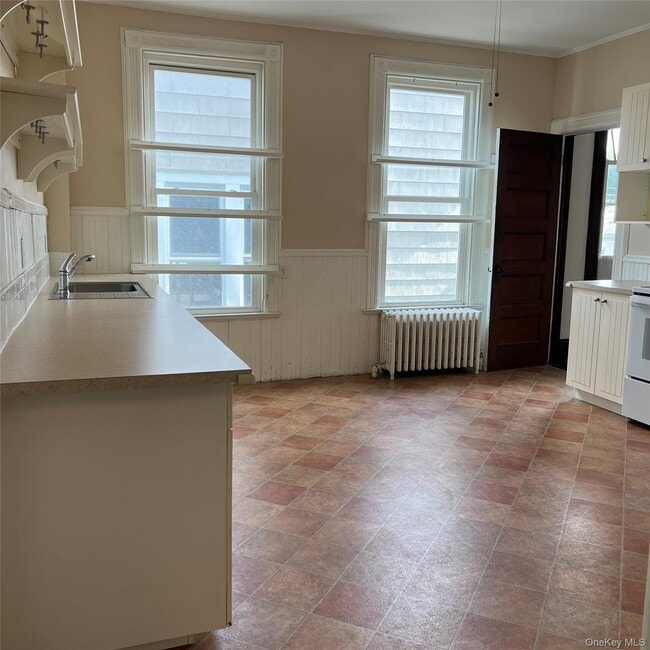 32 Parkway in Katonah, NY - Building Photo - Building Photo
