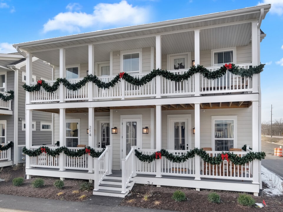 214 Great Loop E Dr in Ottawa, IL - Building Photo