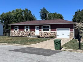 1811 Briarwood Dr in Rolla, MO - Building Photo