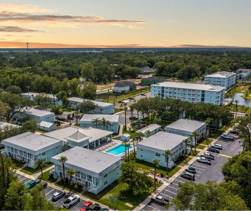 Surf Apartments in Atlantic Beach, FL - Building Photo