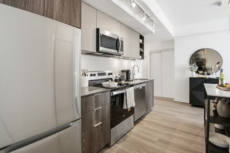 Bela Square in Toronto, ON - Building Photo - Building Photo