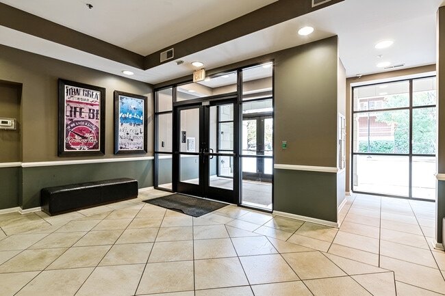 656 Pearson St in Des Plaines, IL - Building Photo - Building Photo