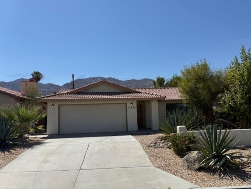 52845 Avenida Villa in La Quinta, CA - Building Photo